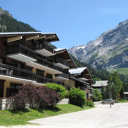 Confortable Avec Grande Terrasse Ensoleillee, Proche Commerces Et Telepherique. - Fr-1-464-2 Apartment *